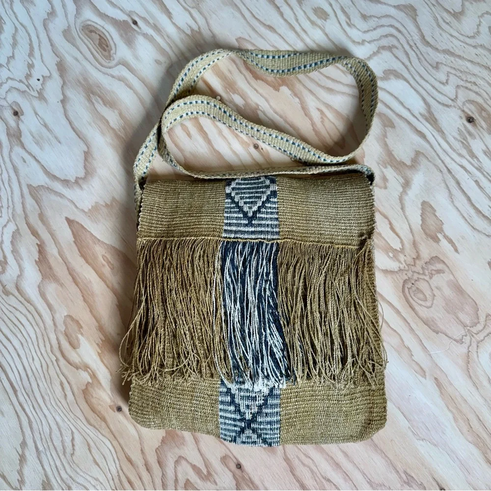 Hᴀɴᴅᴡᴏᴠᴇɴ Bᴏʜᴏ Fʀɪɴɢᴇ Cʀᴏssʙᴏᴅʏ Bᴀɢ_~Aʀᴛɪsᴀɴ Wᴏᴠᴇɴ Tᴇxᴛɪʟᴇ Hɪᴘᴘɪᴇ Fᴇsᴛɪᴠᴀʟ Pᴜʀsᴇ - Picture 9 of 15